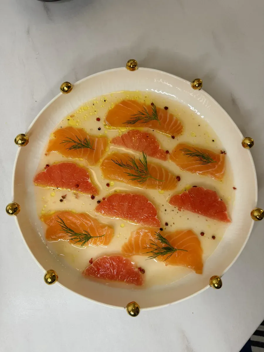 Salmon crudo with grapefruit and dill